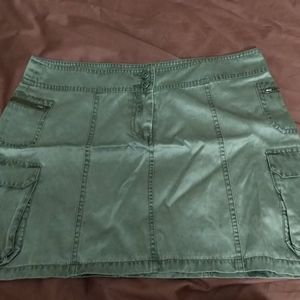 H & M Women's Silky Silver Skirt Size 8